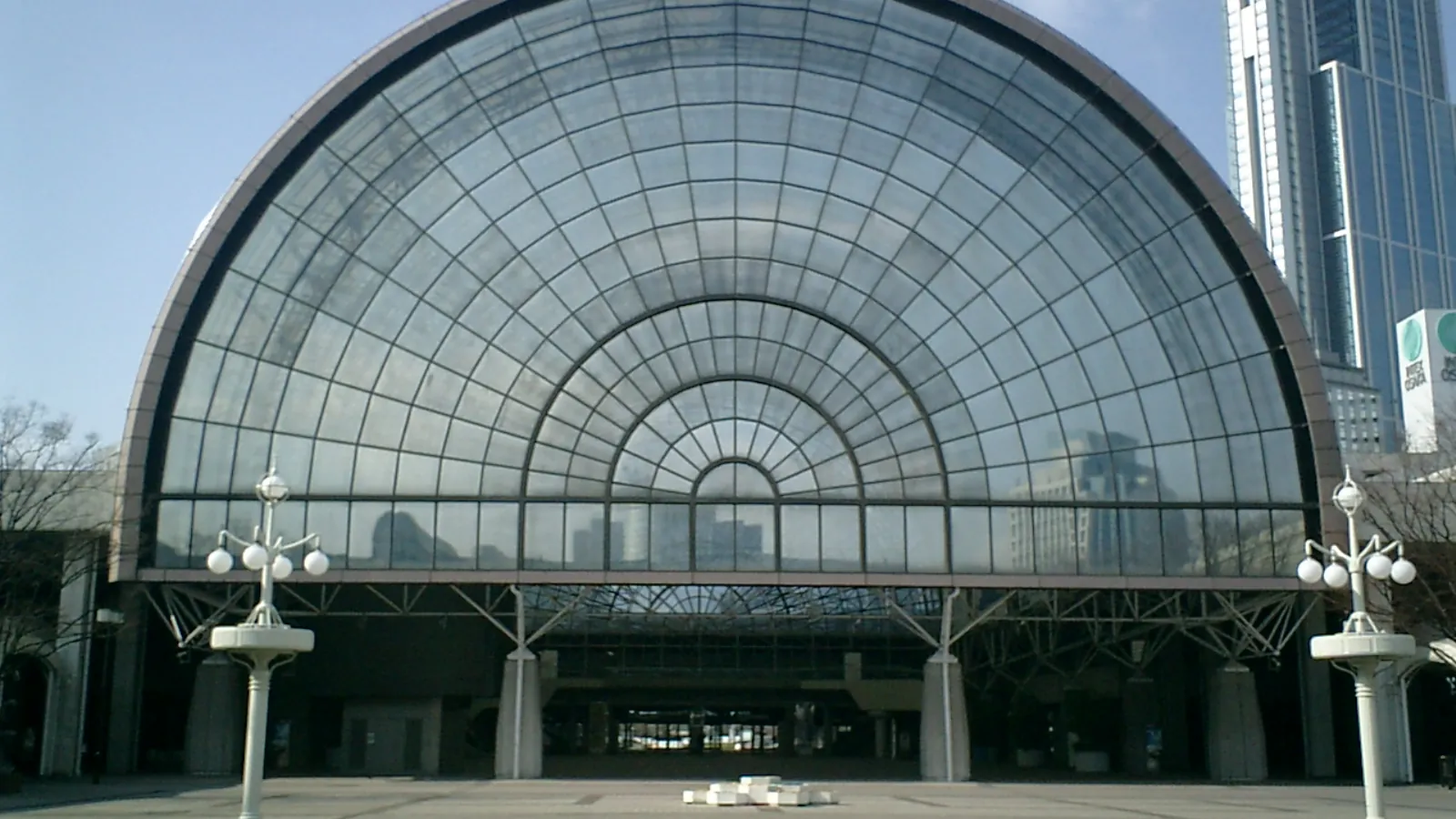 The glass arch of INTEX Osaka