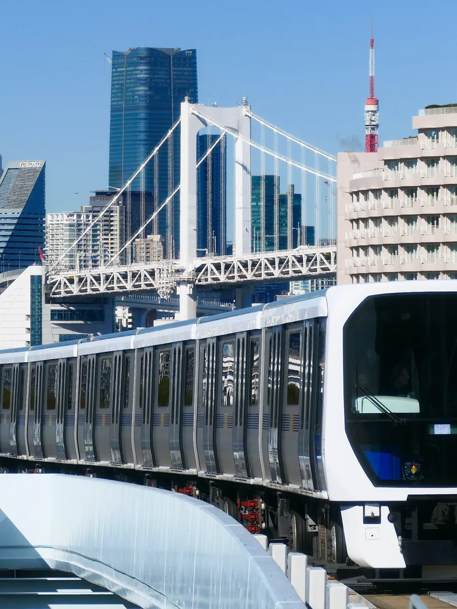 A Yurikamome train crossing towards Rainbow Bridge