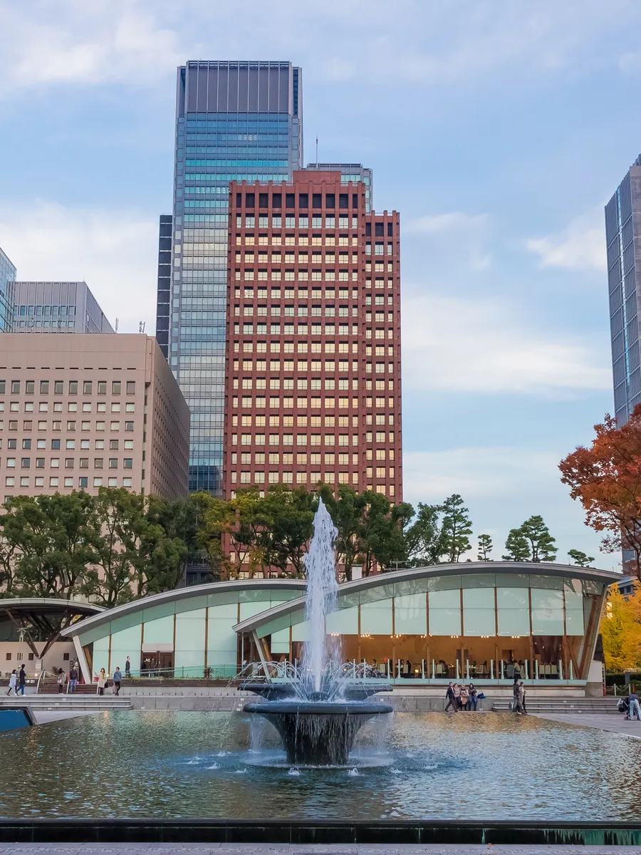 Wadakura Fountain Park beside the Marunouchi towers